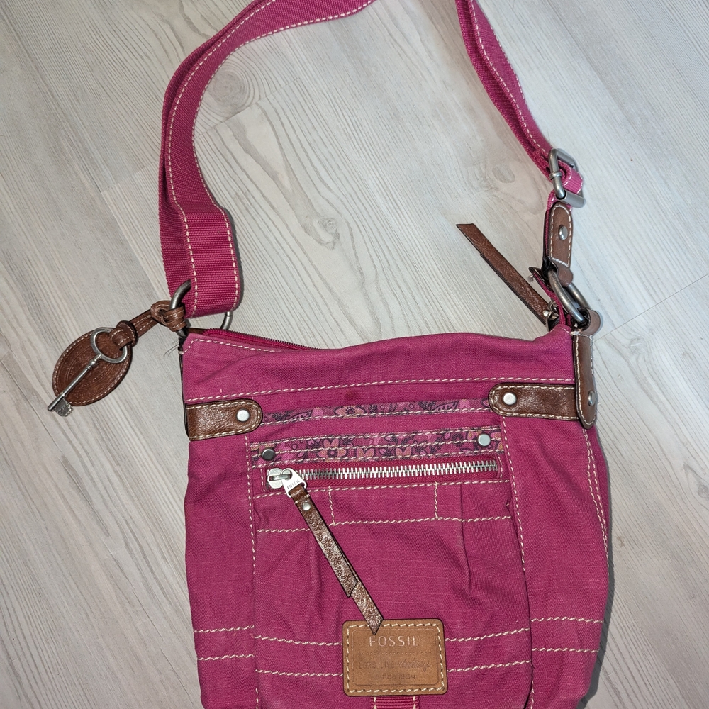 Fossil Raspberry Crossbody Bag with Brown Accents